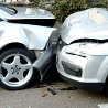 Havárie, poškodené čelné sklo či ťuky pri parkovaní. Áut rozbitých v cudzine pribúda